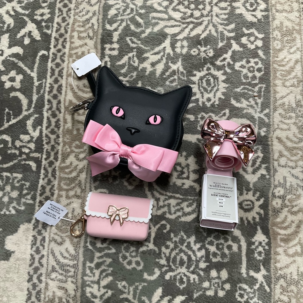 Bath & Body Works Black Cat Coin Purse with Pink Bow plug in Pocketbac holder